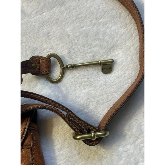 1954 FOSSIL Long Live Vintage Leather Crossbody Purse w/Key - Picture 5 of 11